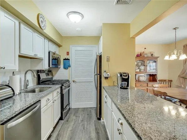 1193 Washington Grn, New Windsor, NY 12553