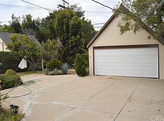 5th image of 458 S Bundy Dr