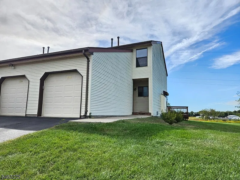 2 bed, 1.5 bath, $2,800 — Photo 1