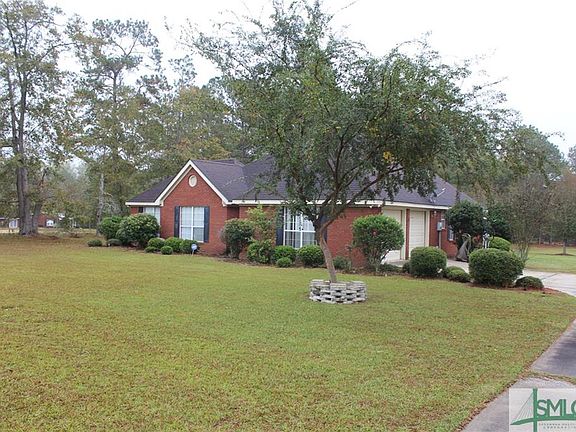 3rd image of 203 Willow Dr
