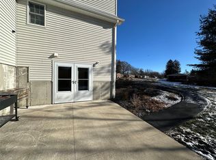 27 Meadow St, Newburgh, NY 12550