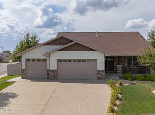 915 Mustang Ave, Dickinson, ND 58601