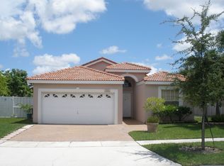 841 SW 176th Ave, Pembroke Pines, FL 33029