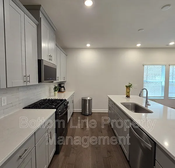 1221 Colgher St — Photo 20