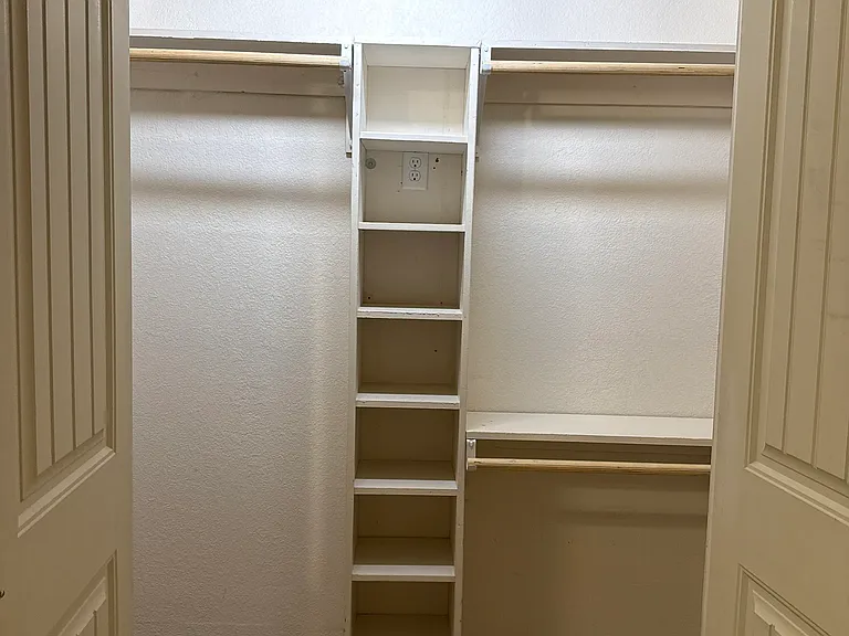 1115 Isabella St — Photo 3