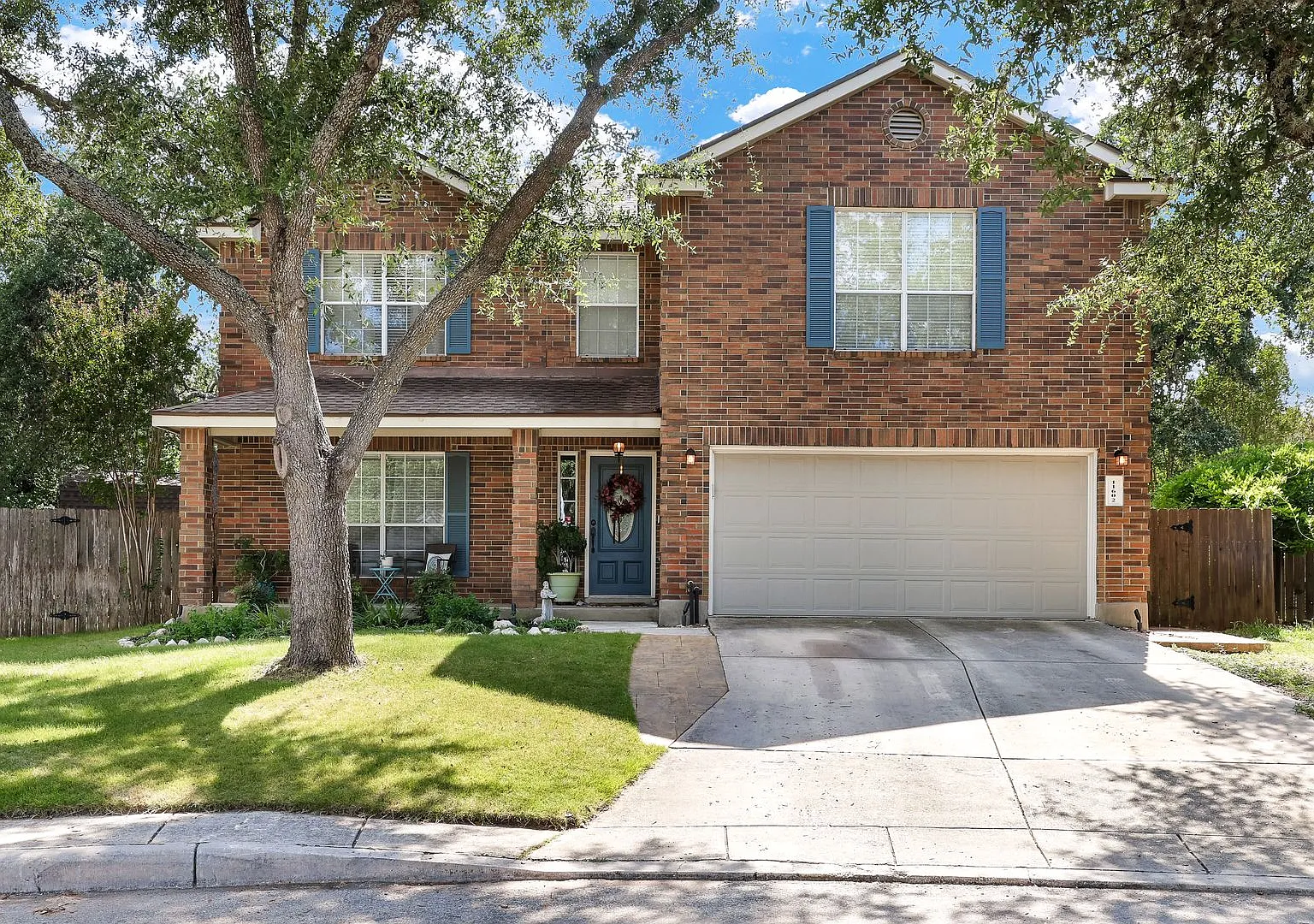 Stunning Two-Story in Helotes Crossing Gated Community — Photo 1