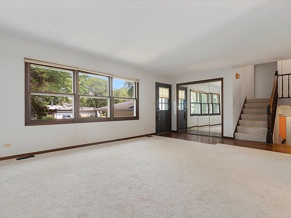 3rd image of 4032 Victoria Dr