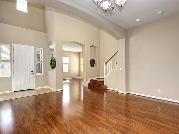 4th image of 2624 Bayberry St