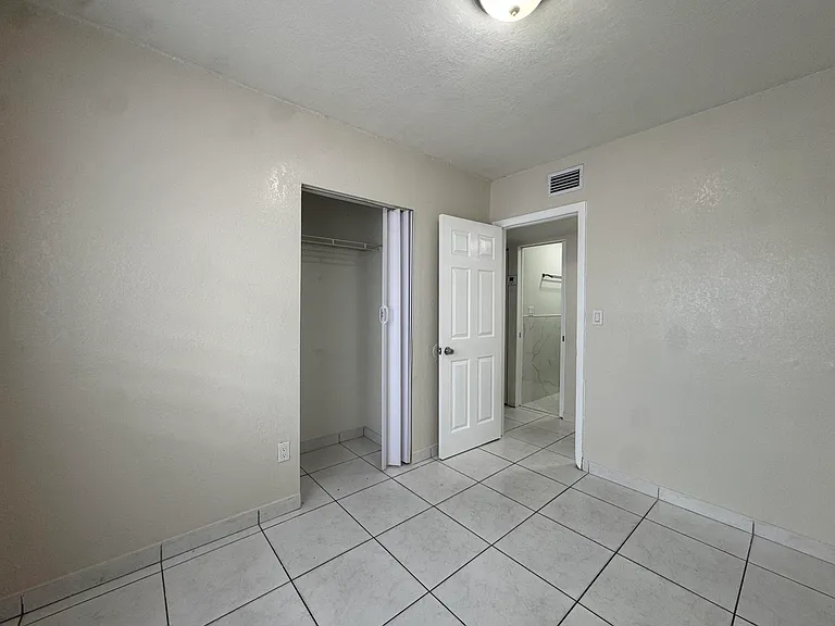 3540 NW 95th Ter — Photo 26