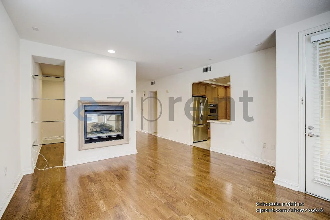 3 bed, 2.5 bath, 1804 sqft, $5,550 — Photo 3