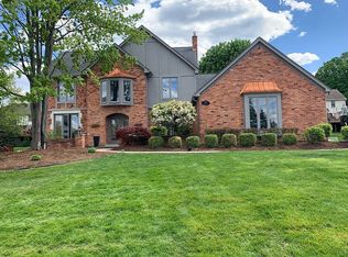 3075 Glengrove Dr, Rochester Hills, MI 48309