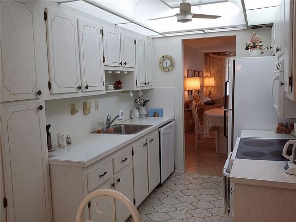 4th image of 2999 NW Nw 48th Avenue #247