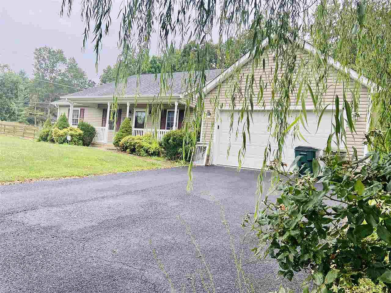10 Fall Ridge Dr, Stuarts Draft, VA 24477 | Zillow