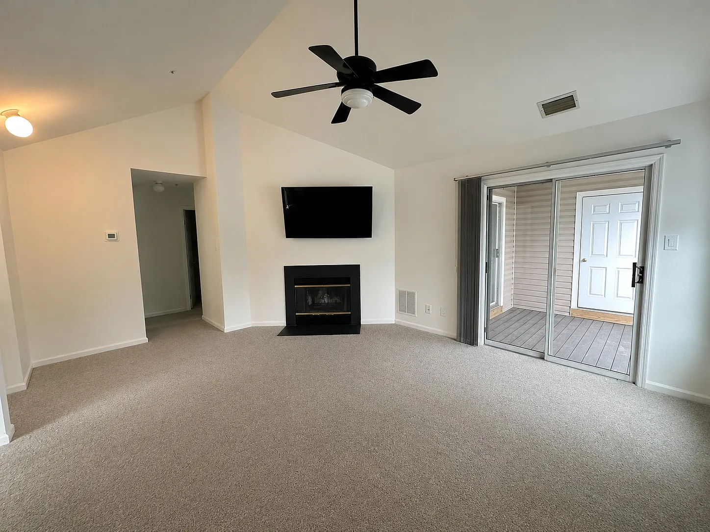 2 bed, 1153 sqft, $2,500 — Photo 4