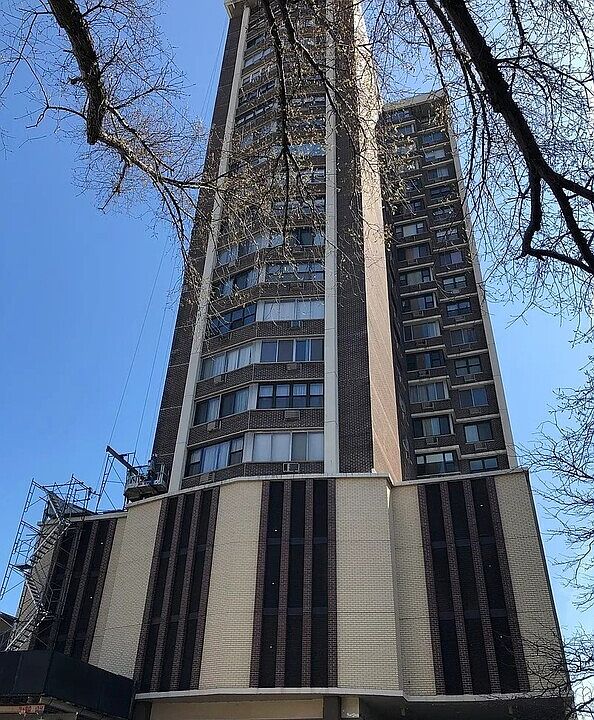 1st image of 6325 N Sheridan Rd APT 604
