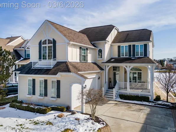 1015 Watersedge Ct, Oxford, MI 48371