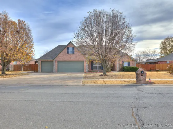 13924 E 89th Pl, Owasso, OK 74055