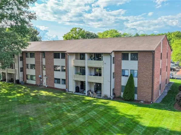 1145 Hartford Ave #5A, Johnston, RI 02919