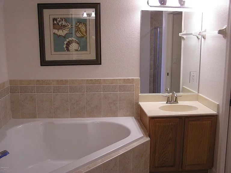 817 Mystic Dr #302 — Photo 27