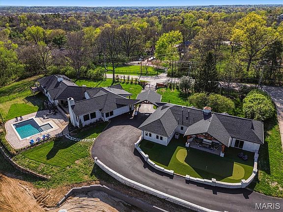 5th image of 1824 Topping Rd