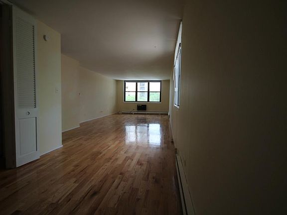 2nd image of 1446 N Dearborn St #E5aa