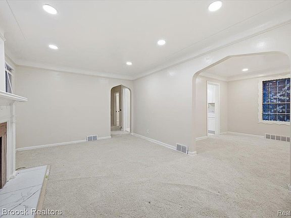 5th image of 9722 Wayburn St