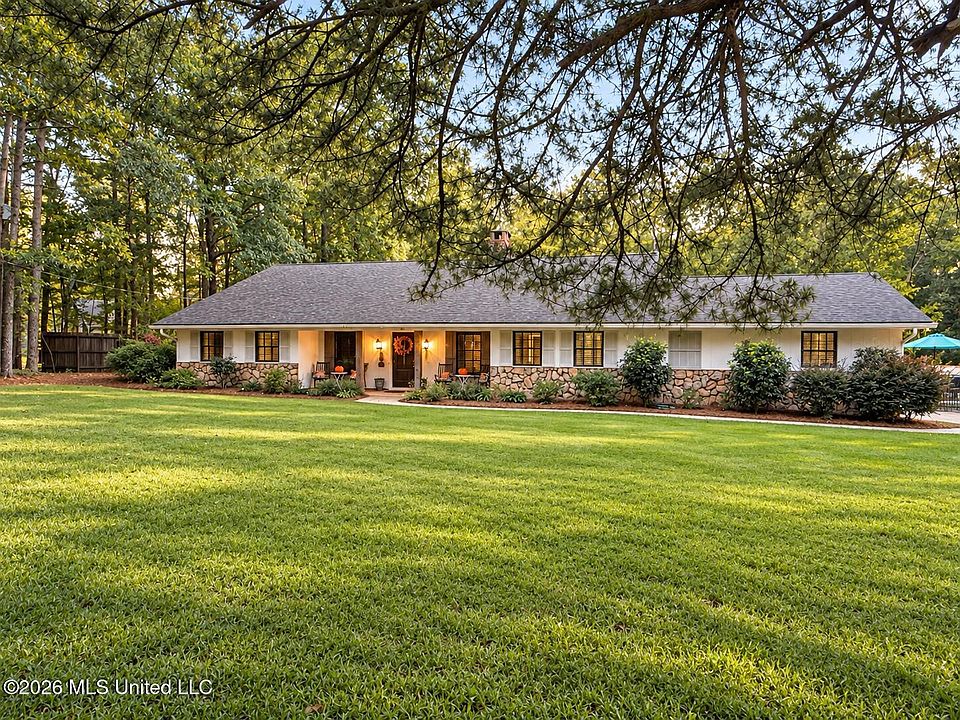 1st image of 113 Quail Hollow Pl