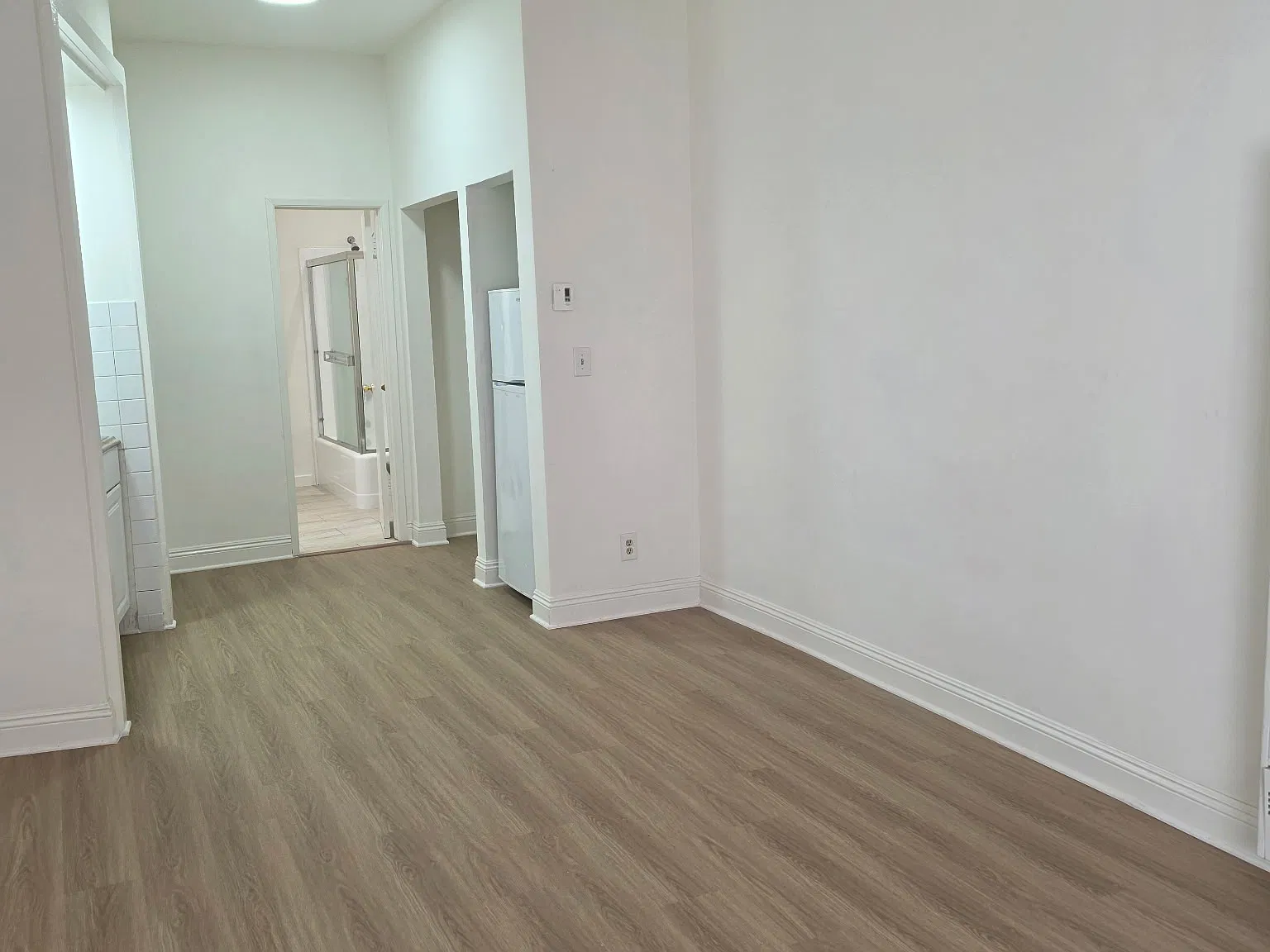 Studio, 350 sqft, $1,675 — Photo 3