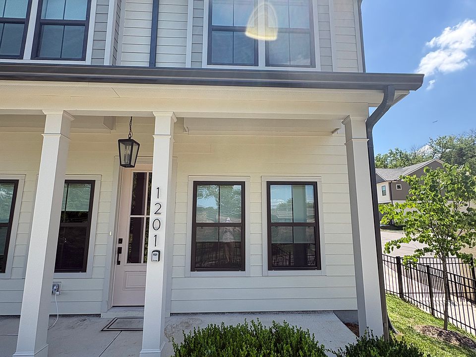 1st image of 1201 Valerie Ln
