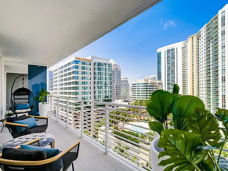 ALLUVION LAS OLAS — Photo 9