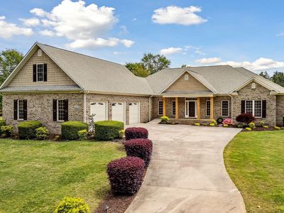 412 Longleaf Drive, West End, NC, 27376