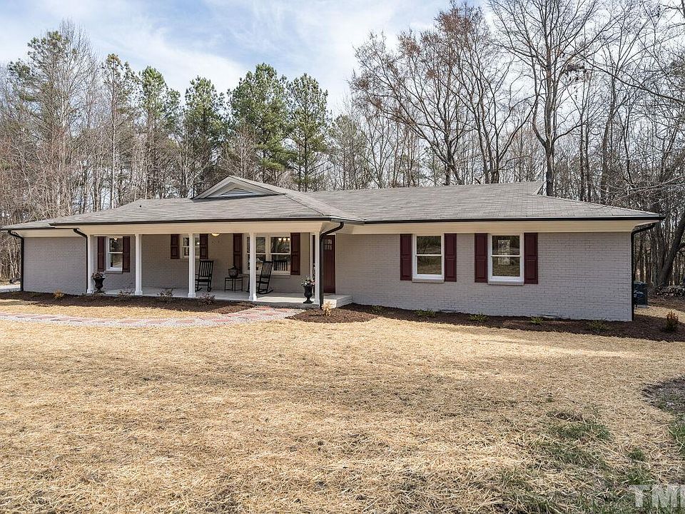 1st image of 123 Vineyard Dr