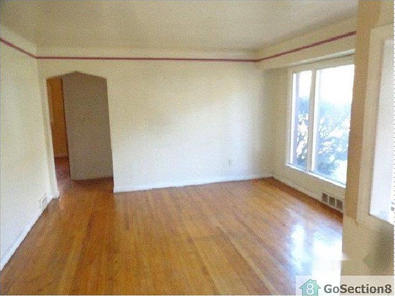 2nd image of 9251 Grandville Ave