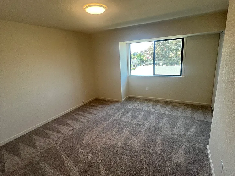 415 Dela Vina Ave #C — Photo 11