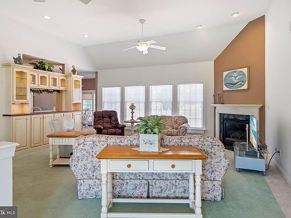 4th image of 19 Turtle Dove Dr