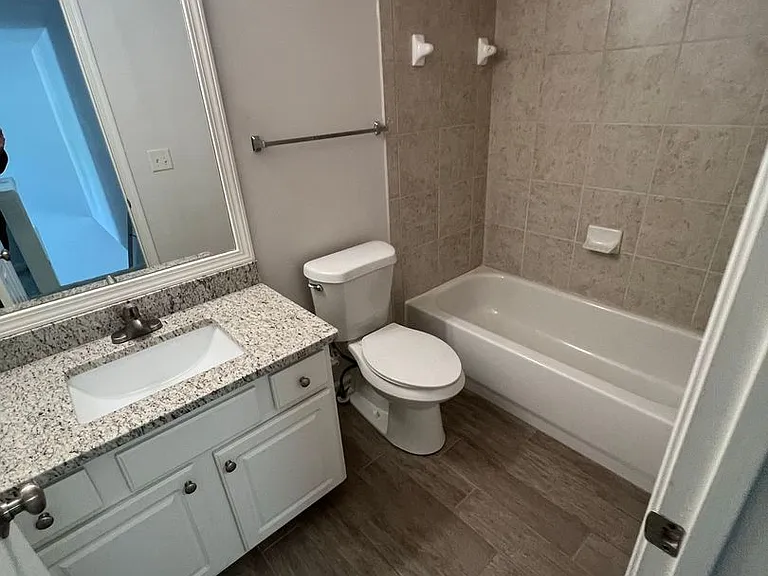 2048 Fosco Dr — Photo 16