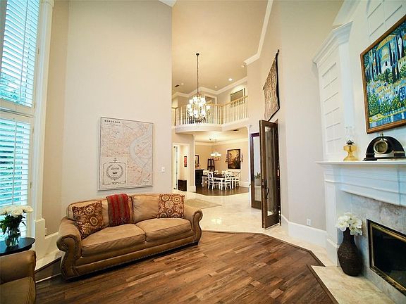 2nd image of 4629 Redwood Ct