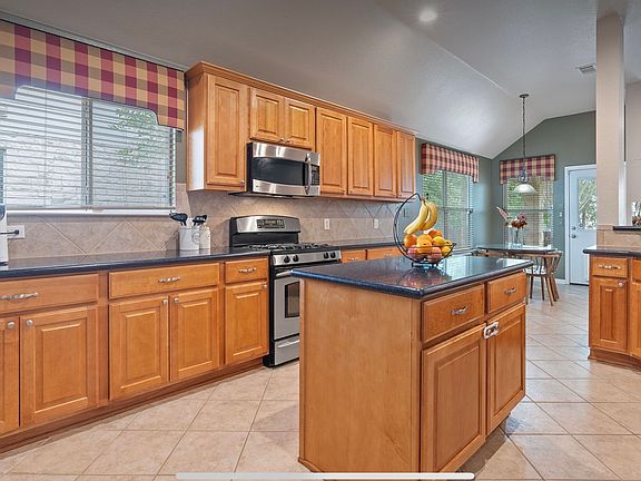4th image of 9713 Castle Pines Dr