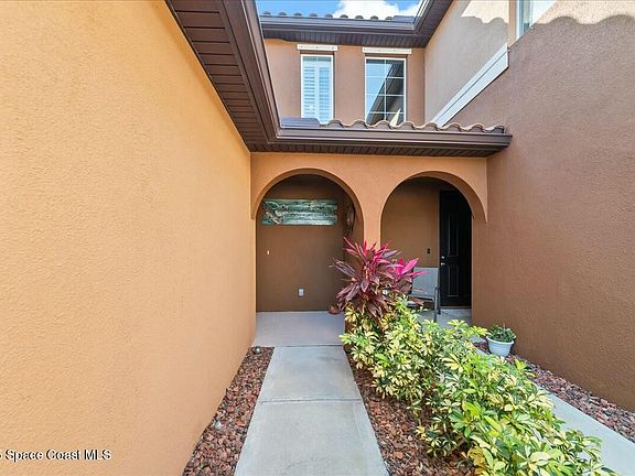 3rd image of 738 Carlsbad Dr