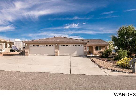 1st image of 2866 Bamboo Dr