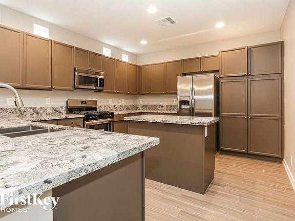 3rd image of 10557 Danielson Ave