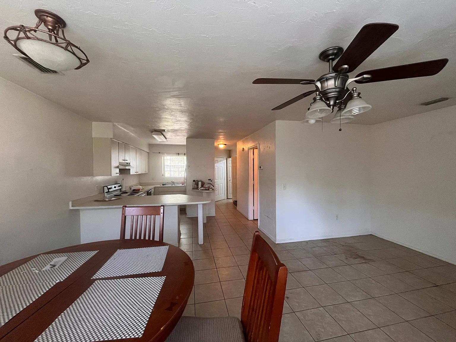 2907 38th Pl — Photo 2