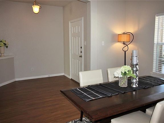 3rd image of 238 Ashlawn Dr