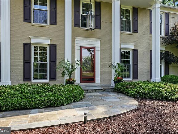 2nd image of 15113 Water Oak Dr