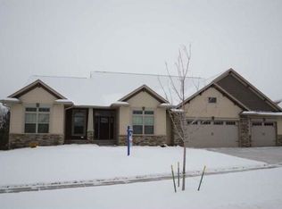 5908 Rapids Ridge Rd NE, Cedar Rapids, IA 52411
