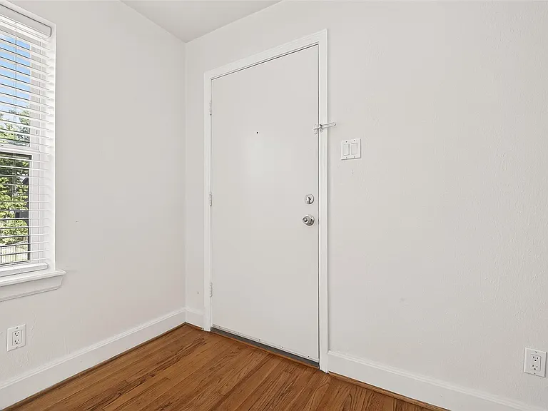 609 Cortlandt St #3 — Photo 4