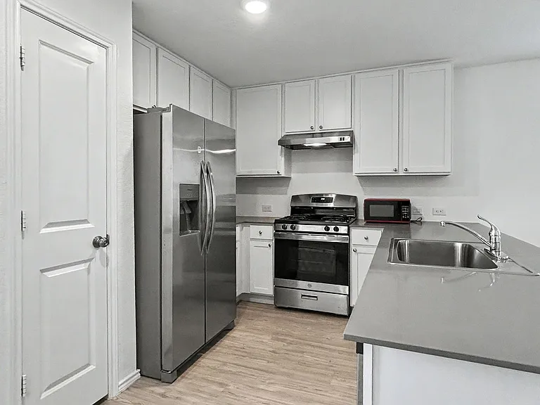 9211 Saint Jerome — Photo 3