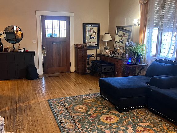 5th image of 1049 N 5th Ave