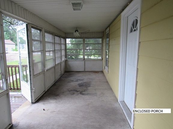 5th image of 200 E 2nd St