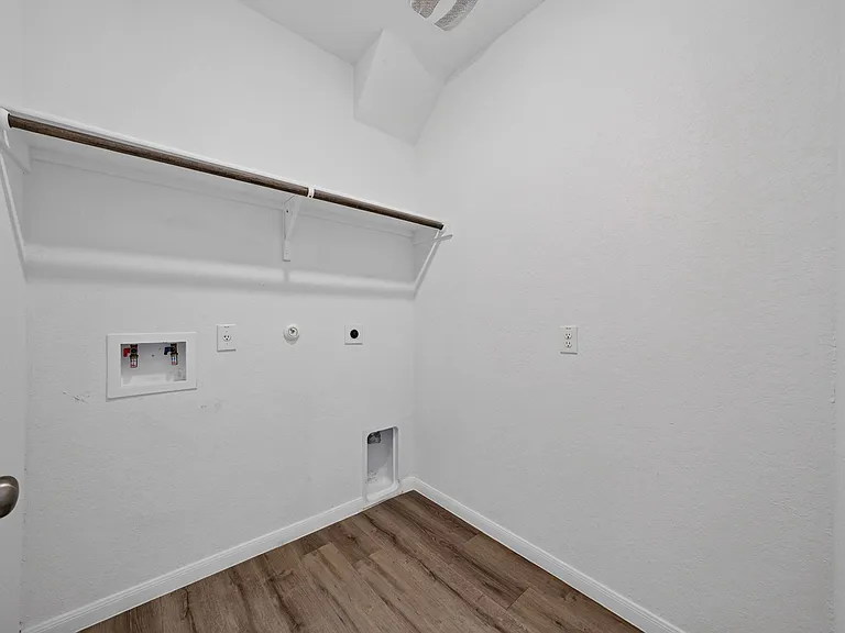 10639 Vinateros Dr — Photo 24